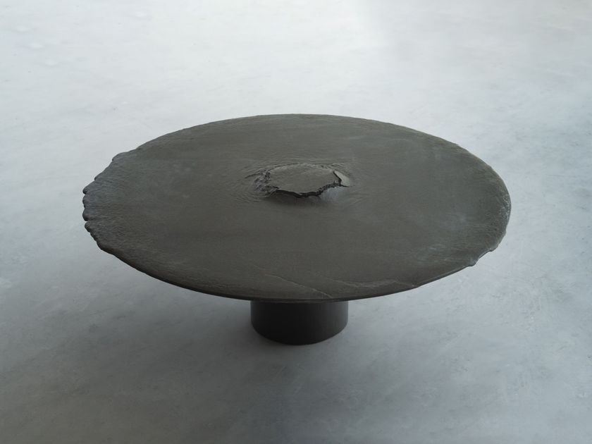 Nerosicilia
1669
Round low lava stone coffee table