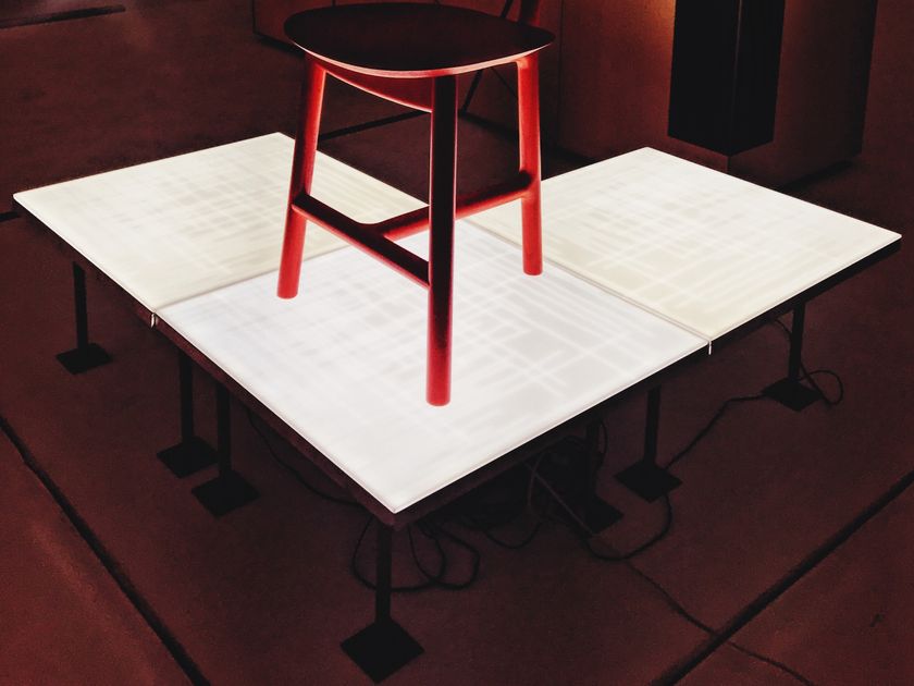 NESITE
JUNO
Illuminated raised floor