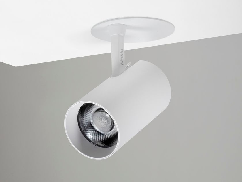 Nexia
SUTIL SEMIRECESSED
Adjustable aluminium spotlight