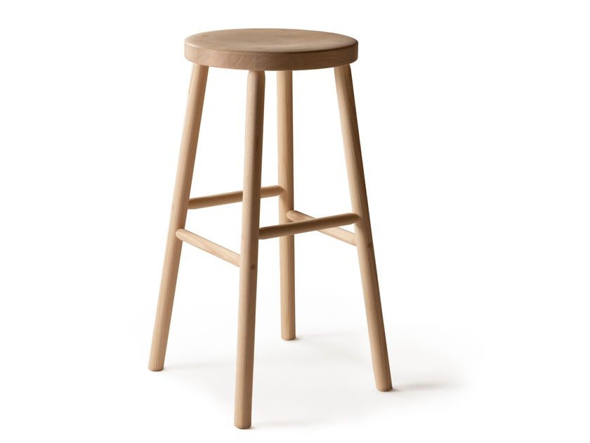 Nikari
STORIA
Wooden stool with footrest