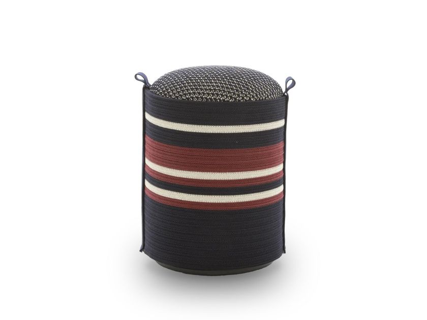 Nodo Italia
PHANTEON
Round fabric pouf
