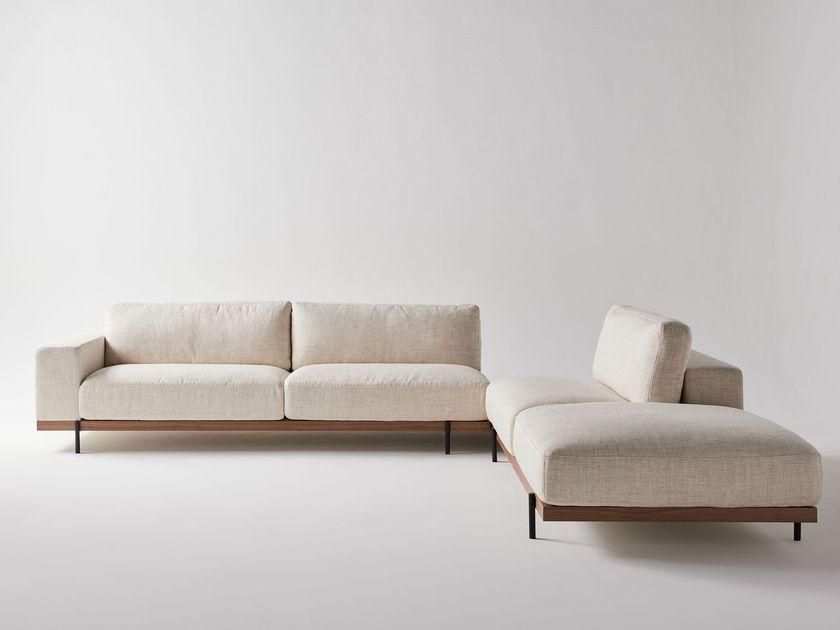 Nube Italia
SAILOR
Sectional fabric sofa with solid wood base