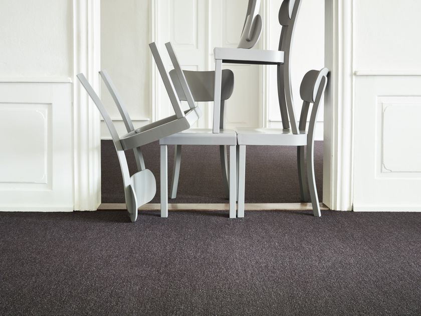 OBJECT CARPET
NYLRIPS 900
Solid-color carpeting