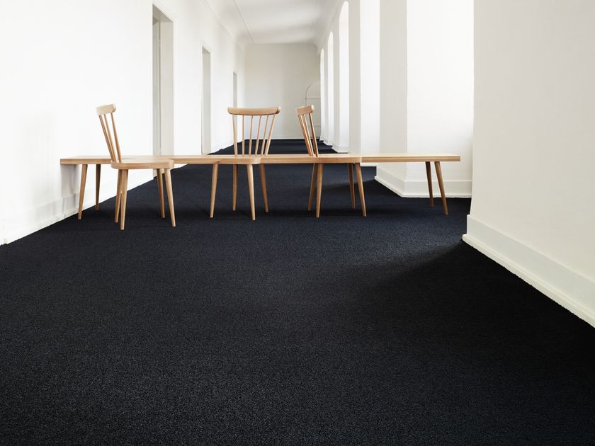 OBJECT CARPET
SHEEN 1200
Solid-color carpeting