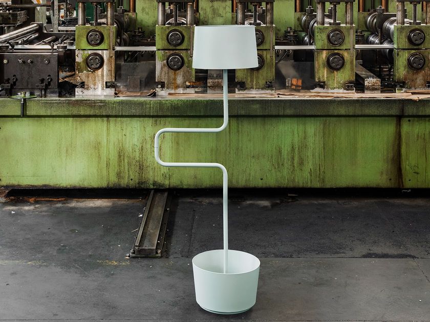 Officine Tamborrino
BB
Plate floor lamp