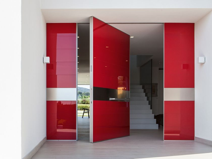 Oikos
SYNUA
Pivot safety Door with Lacquered glossy glass covering