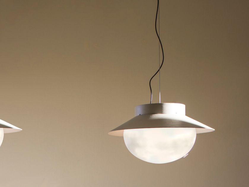 OliveLab
NUVOLE RAPIDE
LED glass and steel pendant lamp