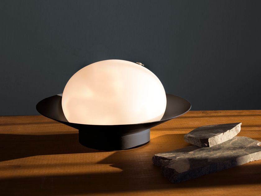 OliveLab
NUVOLE RAPIDE
LED glass and steel table lamp