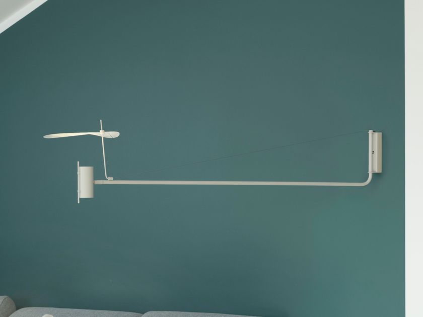 OliveLab
STILLA
Adjustable wall lamp