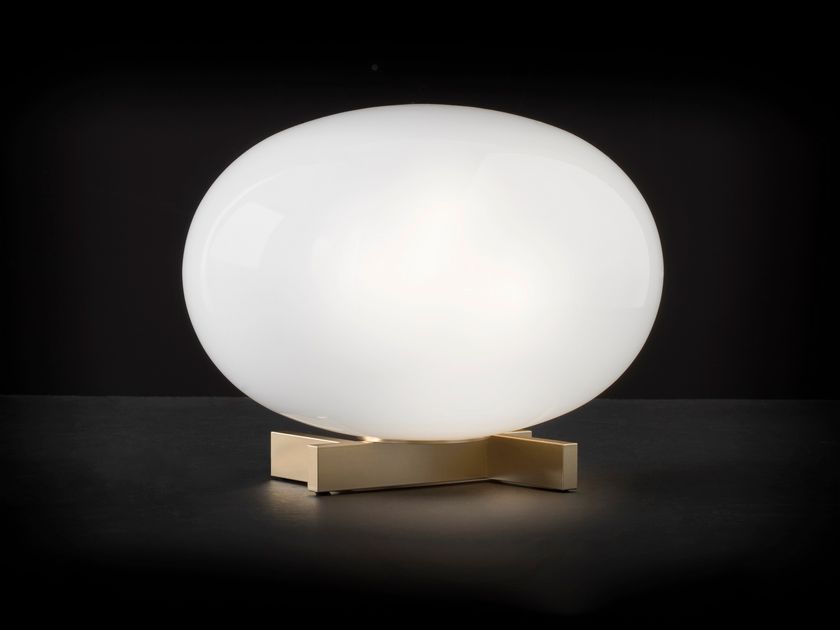 Oluce
ALBA - 265
Brass and glass table lamp
