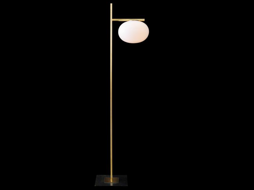 Oluce
ALBA - 382
Brass and glass floor lamp