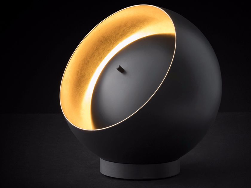 Oluce
EVA - 216
LED metal table lamp