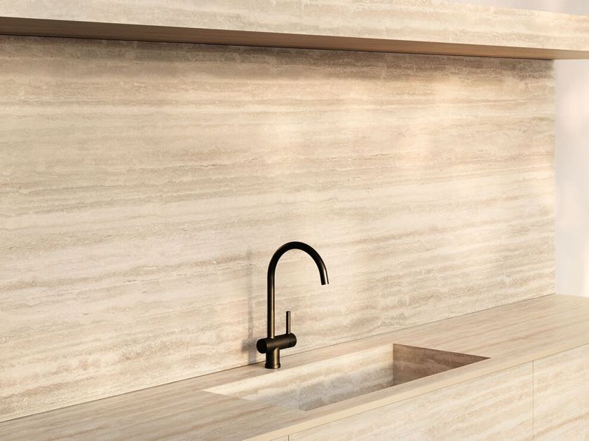 Optimum Surfaces
TRAVERTINO CLASSICO
Porcelain stoneware wall tiles with marble effect