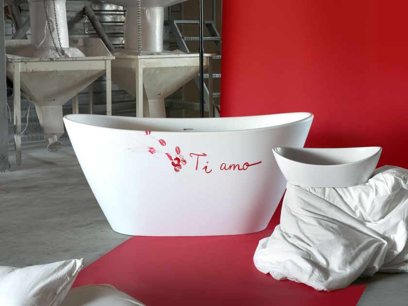 PAA
AMORE
Oval freestanding bathtub