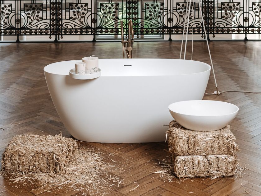 PAA
PERLA
Oval freestanding bathtub