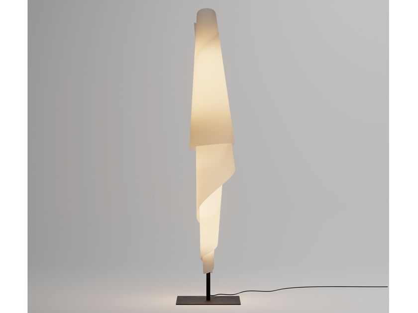 PARACHILNA
ALTA COSTURA
LED paper floor lamp