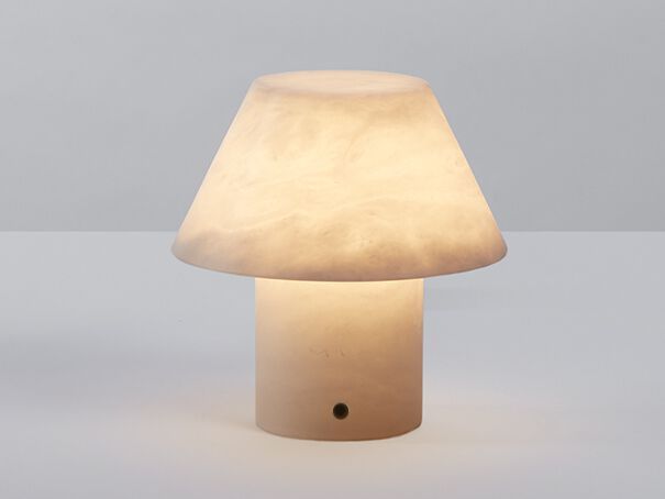 PARACHILNA
PETRA
Cordless LED alabaster table lamp