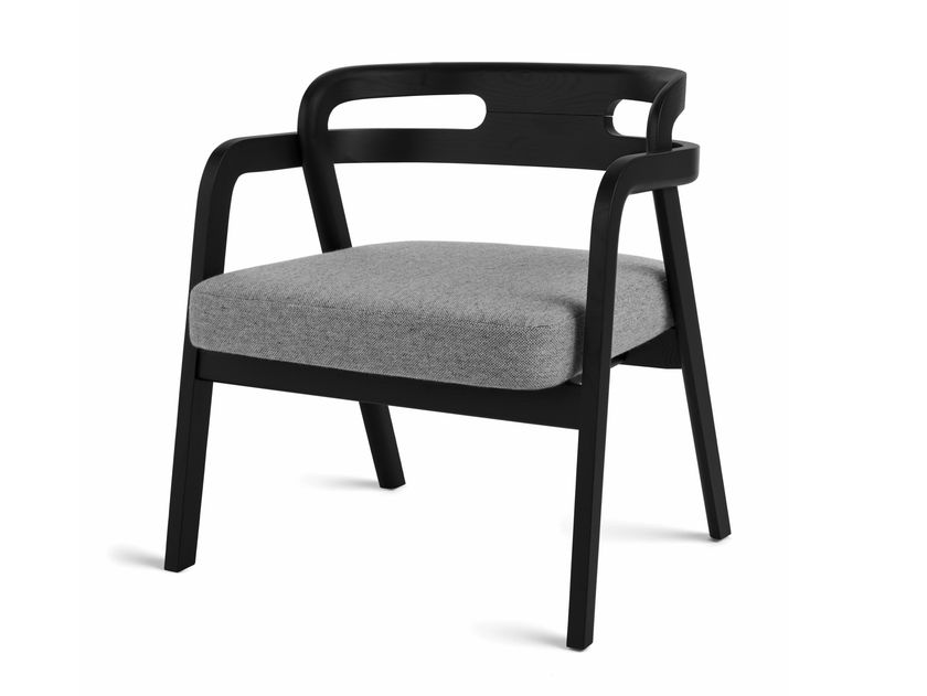 Passoni
GENEA LAZY
Solid wood easy chair with armrests