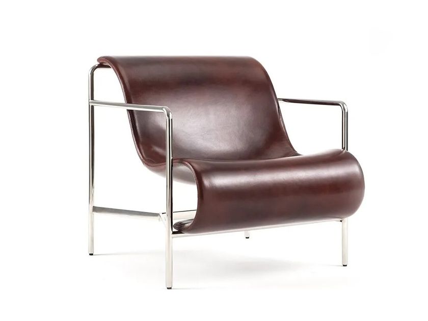 PAST TO NOW
FLYING CARPET
Leather armchair with armrests