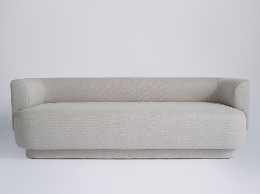 Phase Design
CAPPER
3 seater fabric sofa
