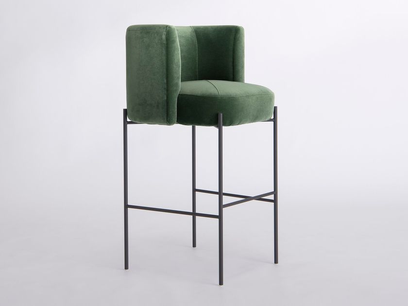 Phase Design
CAPPER
Upholstered high fabric stool with back