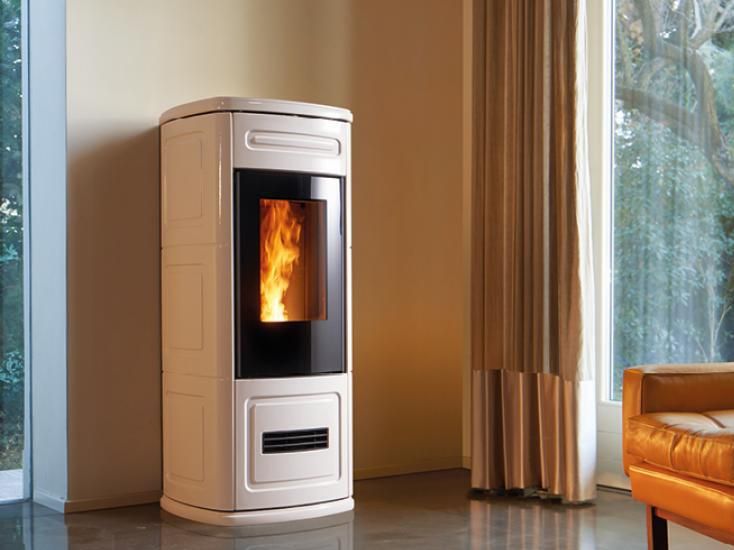 Piazzetta
P220 C 5 STARS
Pellet faïence stove