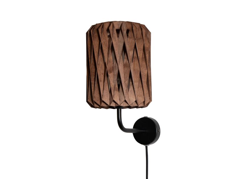 Pilke
SIGNATURE ARM WALL 18
Handmade birch wall lamp