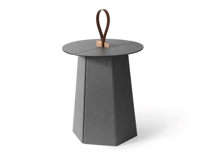 Pinetti
AILE
Folding leather coffee table