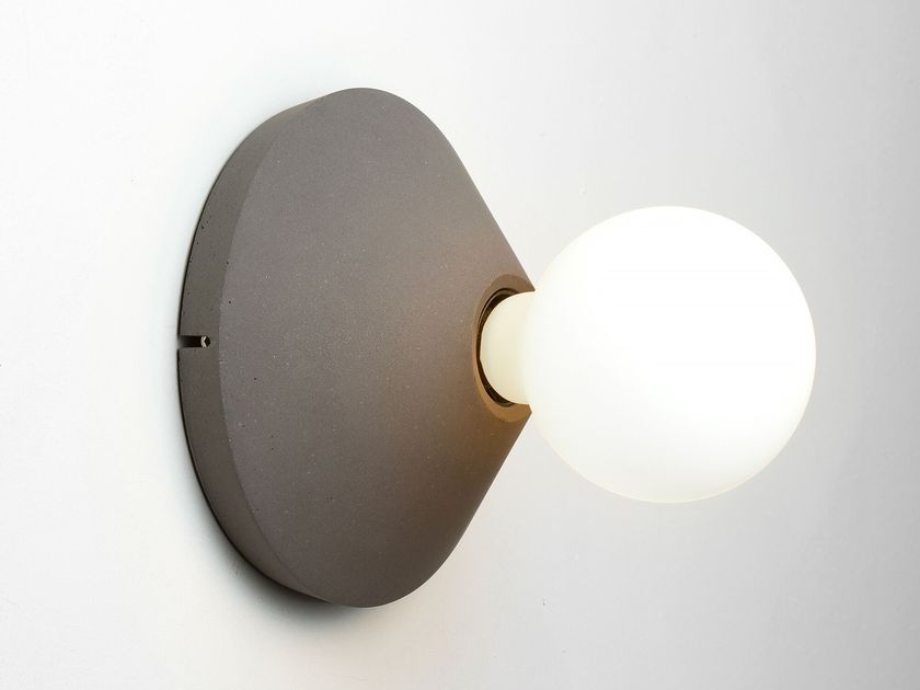 Plato Design
ADA
Cement wall lamp / ceiling lamp