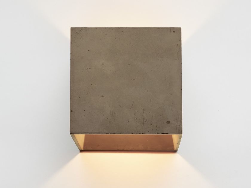 Plato Design
CROMIA
Cement wall lamp