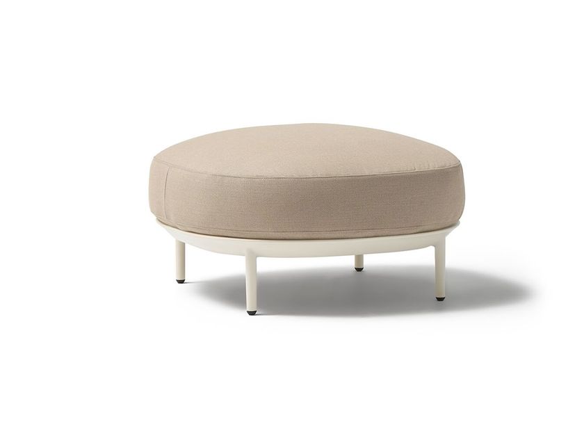 POINT
AMBA
Square fabric garden pouf