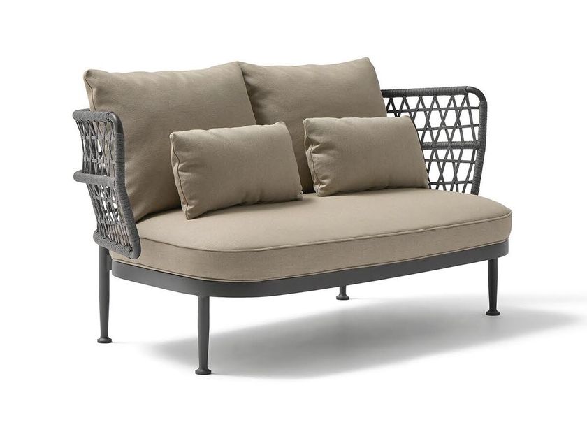 POINT
CURIO
2 seater powder coated aluminium garden sofa