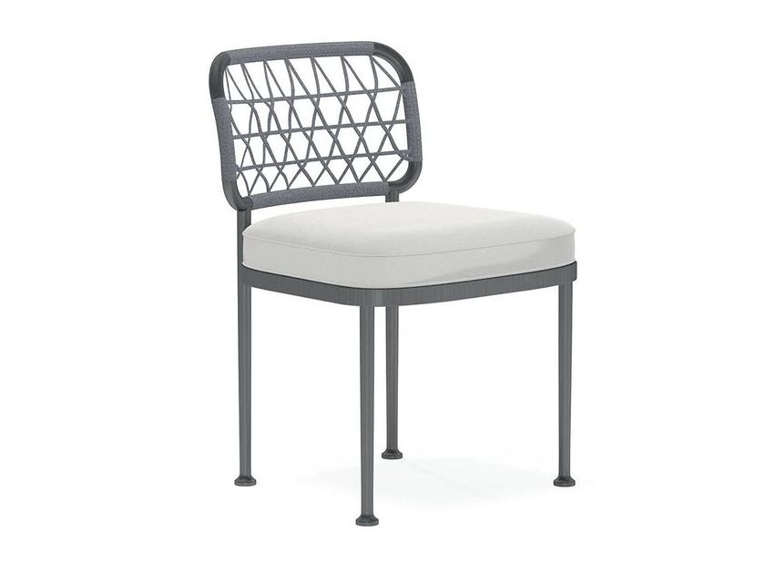 POINT
CURIO
Powder coated aluminium garden chair