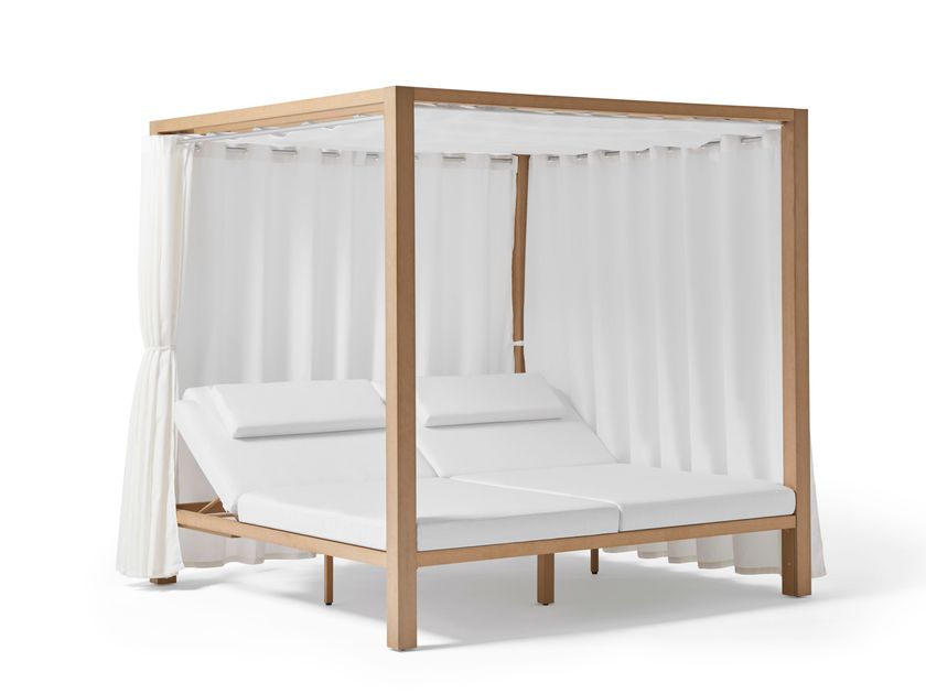 POINT
KAHN
Canopy TechTeak and fabric garden bed with parasol