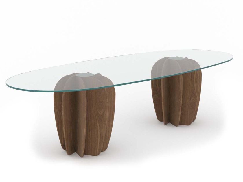 Punt
CORAL
Oval wood and glass dining table
