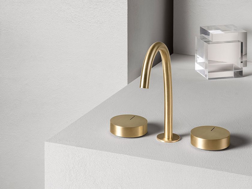 QD Magistro Lab
ETERNAL 20C10036
Countertop 3 hole washbasin mixer