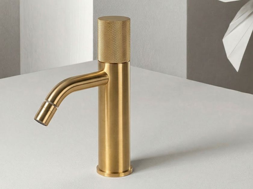 QD Magistro Lab
GRANO 6620017
Countertop bidet mixer with swivel spout