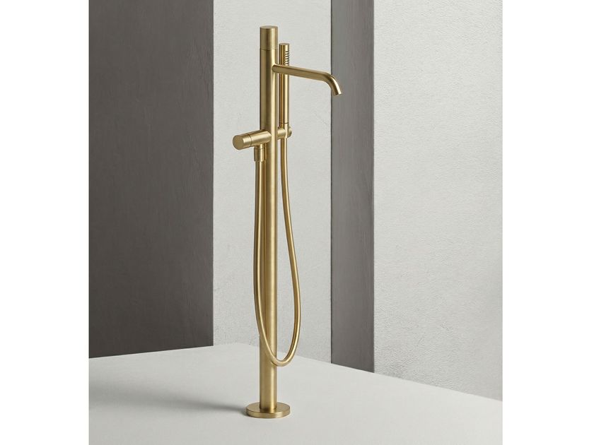 QD Magistro Lab
GRANO 6630517
Floor standing bathtub mixer with hand shower