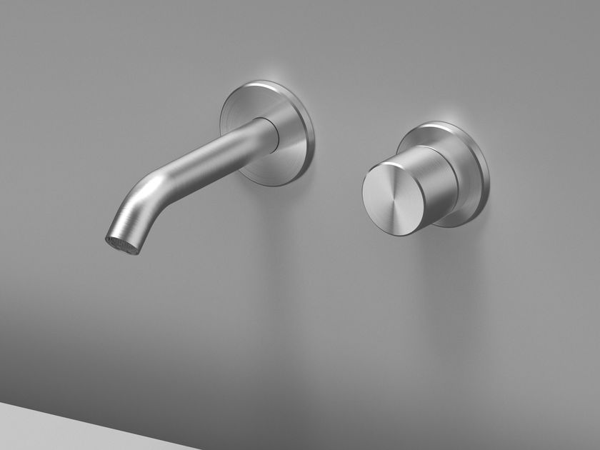 QuadroDesign
HUM 24 11T
Wall-mounted steel washbasin mixer