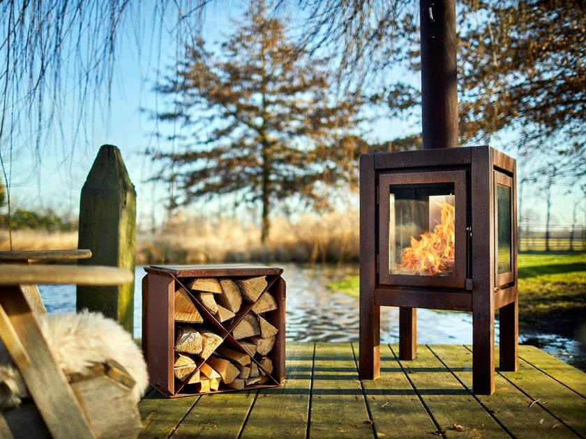 RB73
QUARUBA XL CORTEN
Wood-burning outdoor freestanding Corten™ fireplace