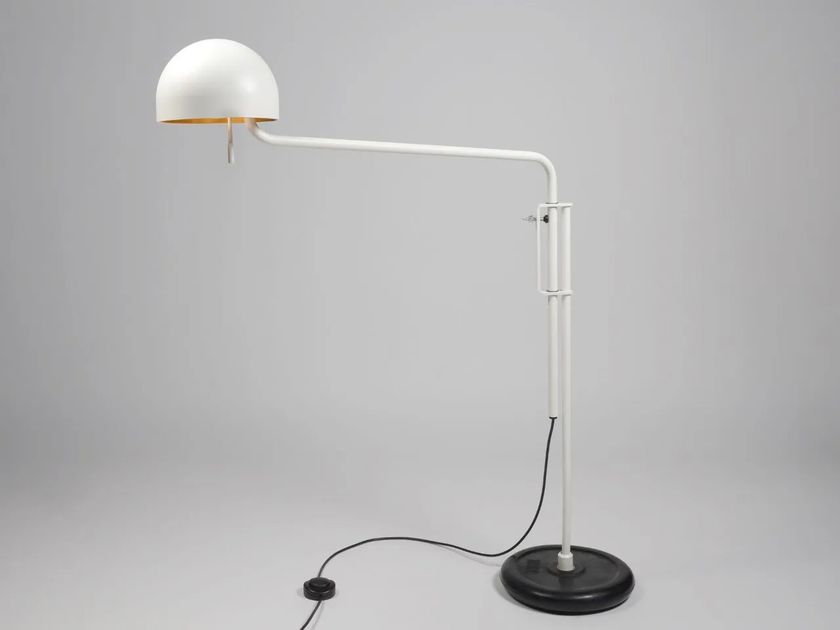 Re-Volt
OFFICER TOLSTOY
LED adjustable powder coated aluminium floor lamp