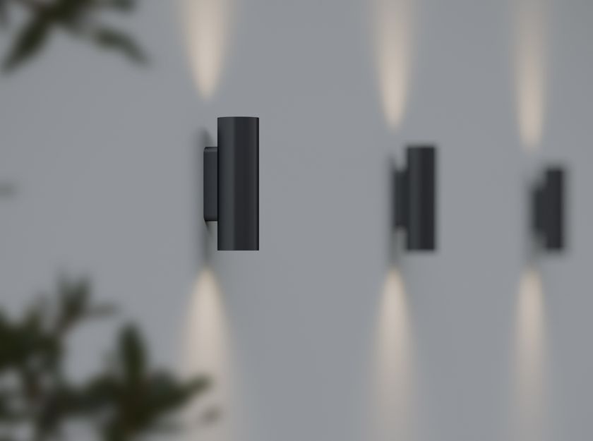 Reggiani
YORI IP66
Outdoor wall lamp