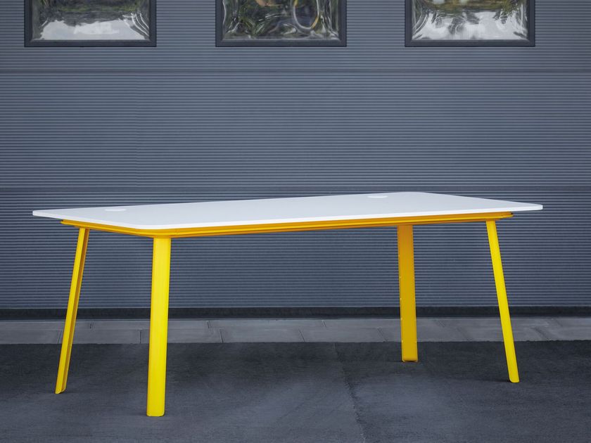 REISS
TRAILO® D
Rectangular meeting table