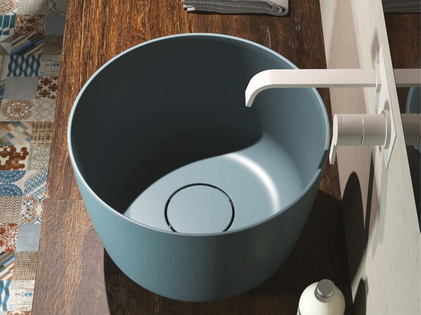 Relax Design
BONZO
Countertop round Luxolid® washbasin