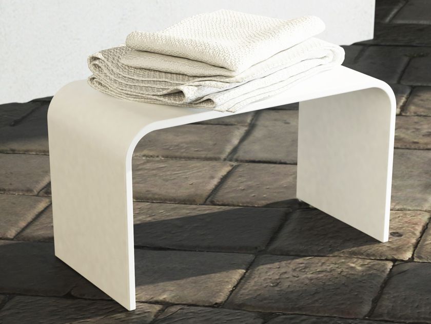 Relax Design
M-STOOL
Low Luxolid® stool