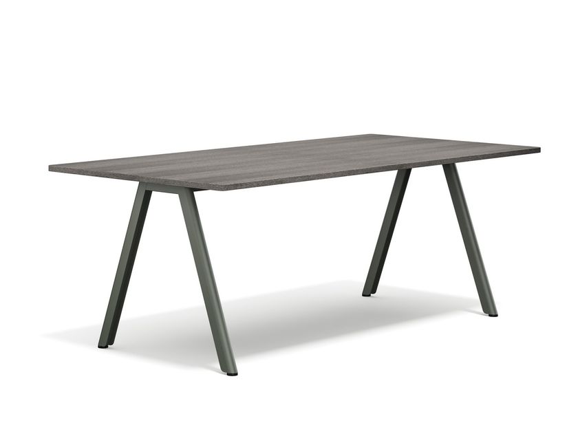 RENZ
SLIDE
Rectangular wooden office desk