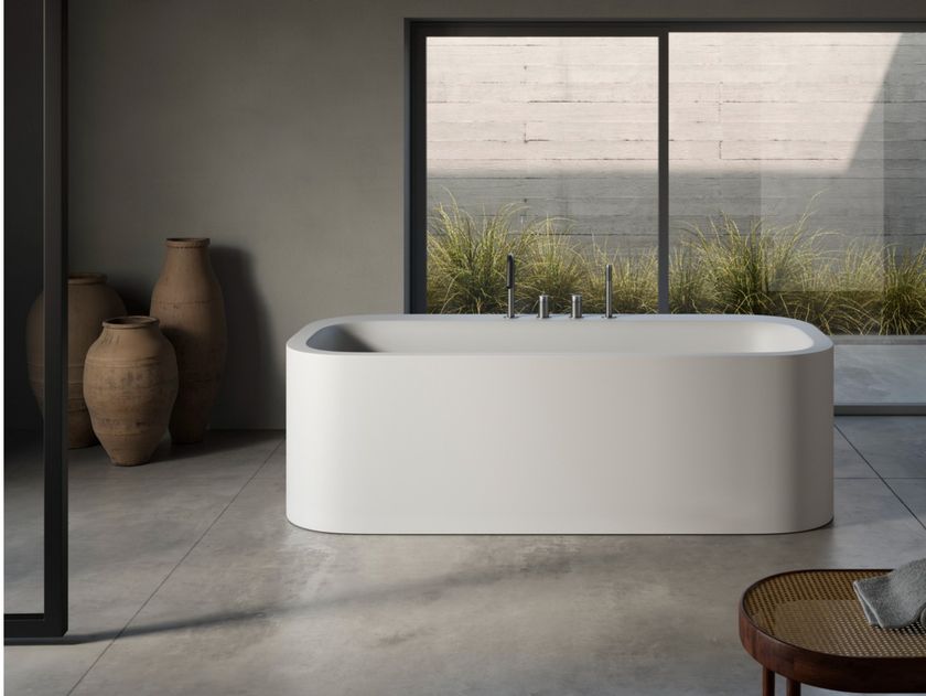 Rexa
R1
Freestanding oval Korakril™ bathtub