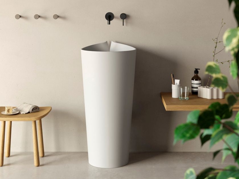 Rexa
SMOKING
Freestanding Corian® washbasin