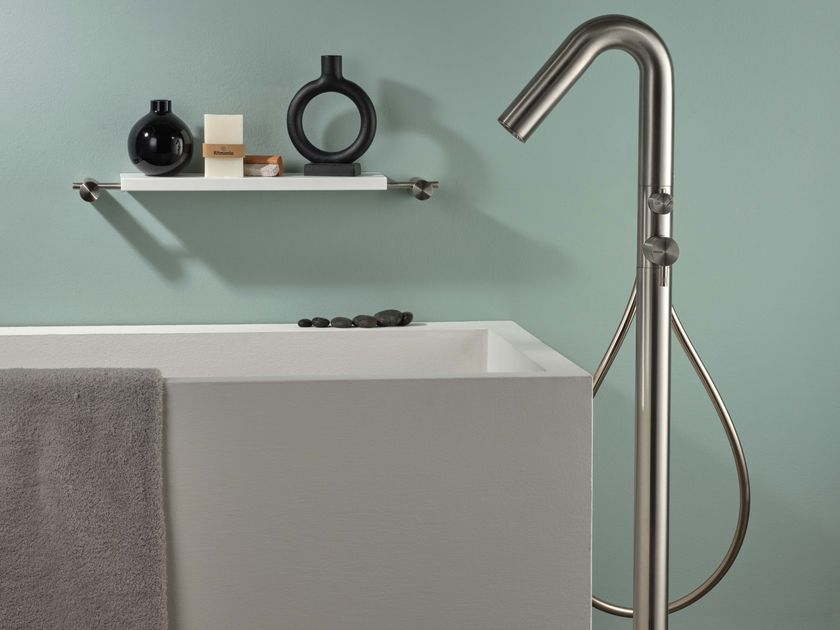 RITMONIO
DIAMETRO35 INOX
Floor standing stainless steel bathtub mixer with hand shower