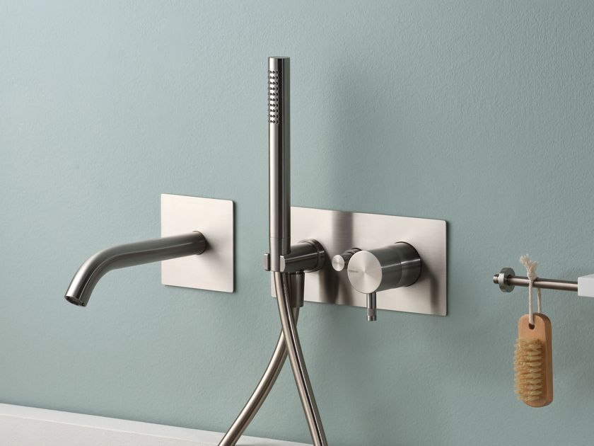 RITMONIO
DIAMETRO35 INOX
Wall-mounted stainless steel bathtub mixer with hand shower